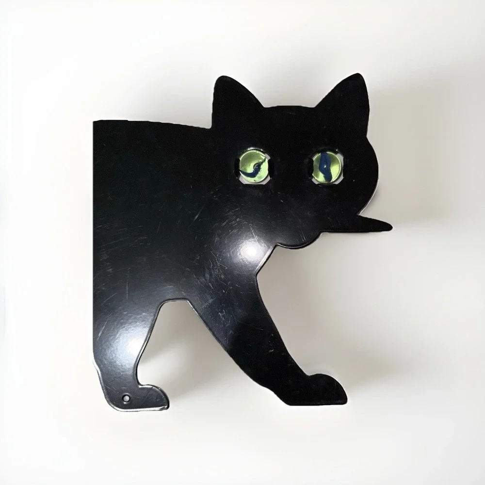 VINTAGE METAL BLACK CAT GARDEN GLASS MARBLE EYES